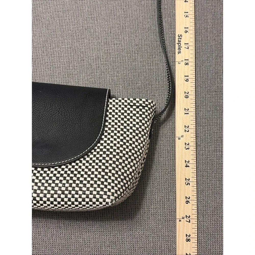 Universal Thread this black